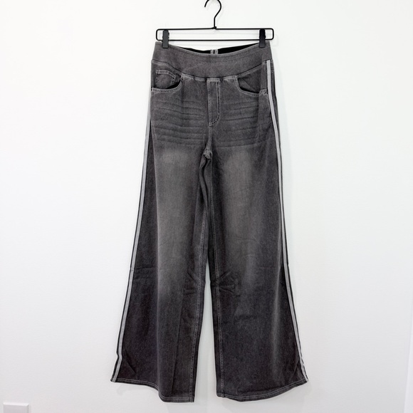 NWOT Halara Flex High Waisted Stripe Wide Leg Flowy Washed Casual Jeans Pockets - Picture 3 of 8